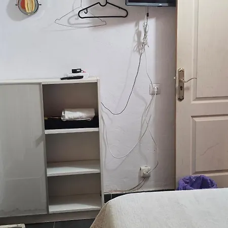 Pensión Plaza Hierro 3*