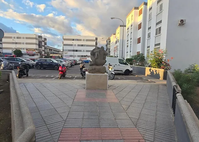 ゲストハウス Plaza Hierro 3*